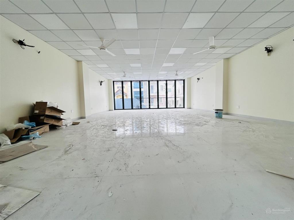 Tòa nhà mặt tiền đường đào duy anh diện tích 8x20m hầm 6 tầng cho thuê