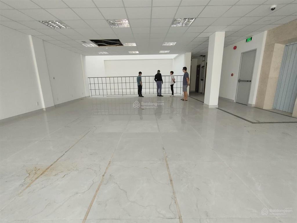 Tòa nhà mới xây mặt tiền đường hồng hà diện tích 8x20m hầm 5 tầng cho thuê