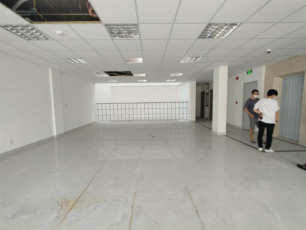 Tòa nhà mới xây mặt tiền đường hồng hà diện tích 8x20m hầm 5 tầng cho thuê