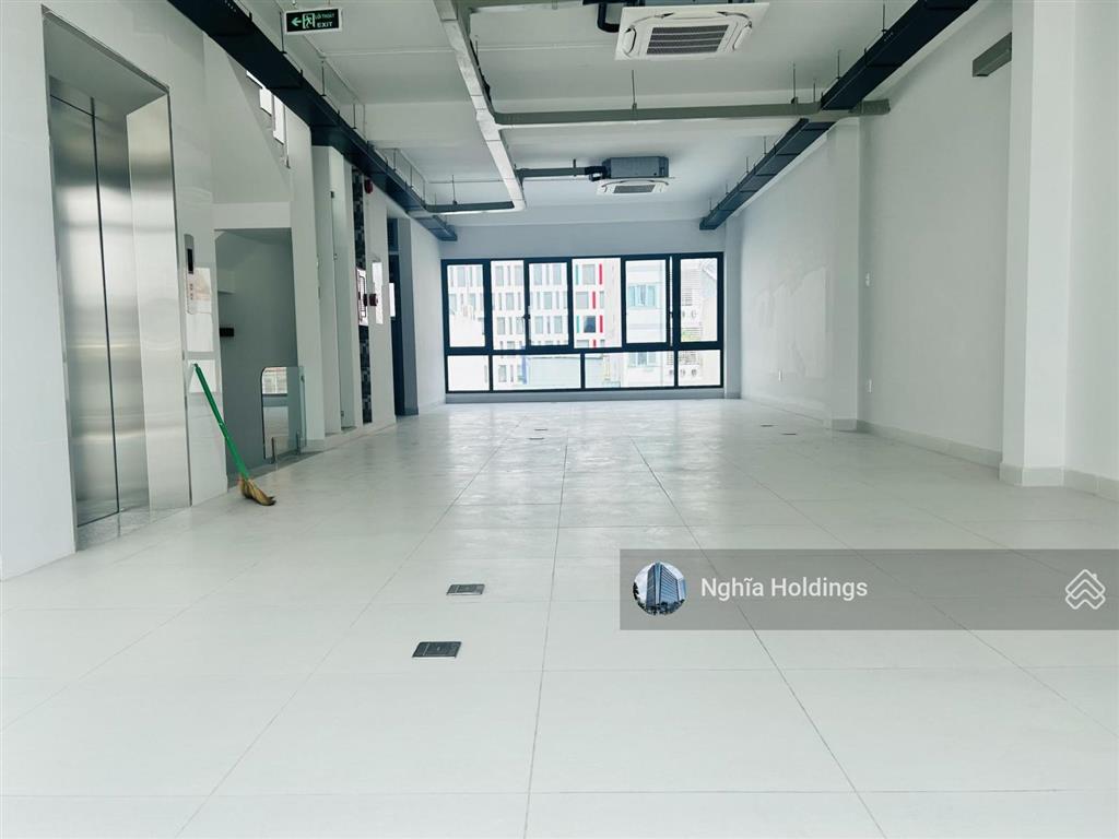 Tòa nhà mặt tiền khu k300 diện tích 6x20m hầm 5 tầng cho thuê