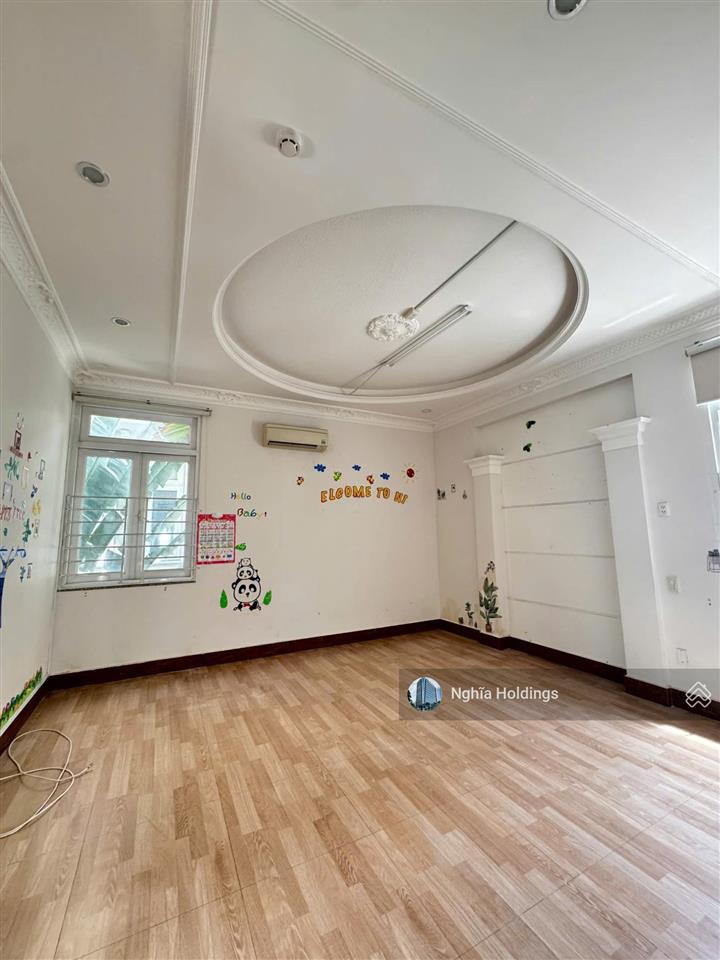 Nhà đường hoàng văn thụ diện tích 15x25m hầm 3 tầng cho thuê