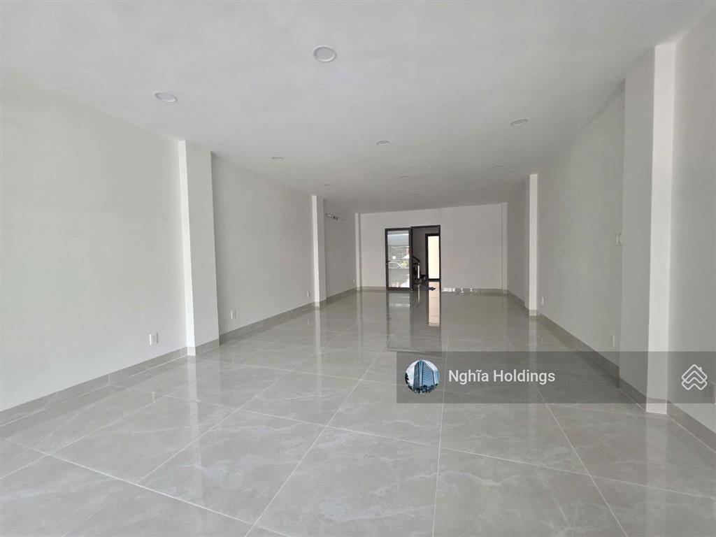 Nhà đường nguyễn bỉnh khiêm diện tích 5x20m hầm 4 tầng cho thuê