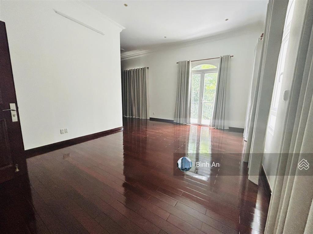 Villa đường nguyễn minh hoàng khu k300 diện tích 8x20m trệt 3 lầu cho thuê