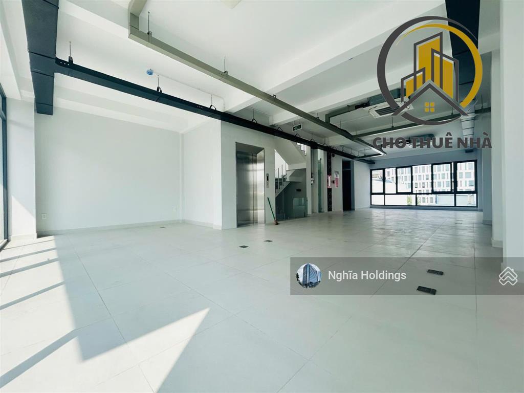 Tòa nhà mặt tiền đường lê trung nghĩa khu k300 diện tích 7x20m trệt 5 lầu cho thuê