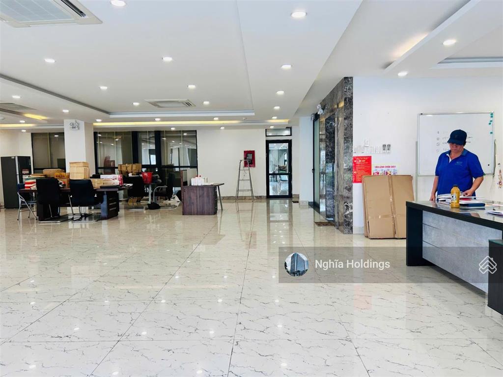 Tòa nhà mặt tiền đường cộng hòa diện tích 10x20m hầm 6 tầng cho thuê