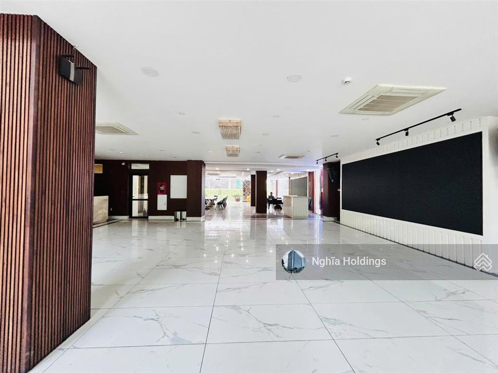 Tòa nhà mặt tiền đường cộng hòa diện tích 10x20m hầm 6 tầng cho thuê