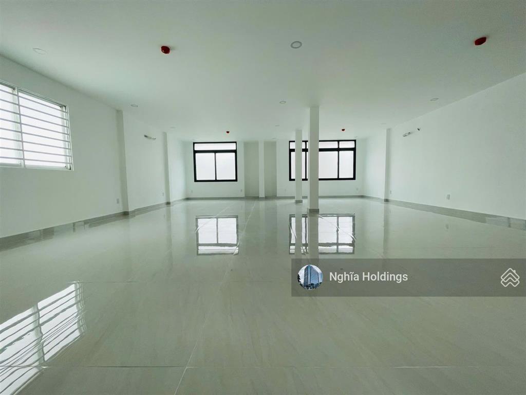 Tòa nhà đường hoàng diệu diện tích 8x20m hầm 4 tầng cho thuê
