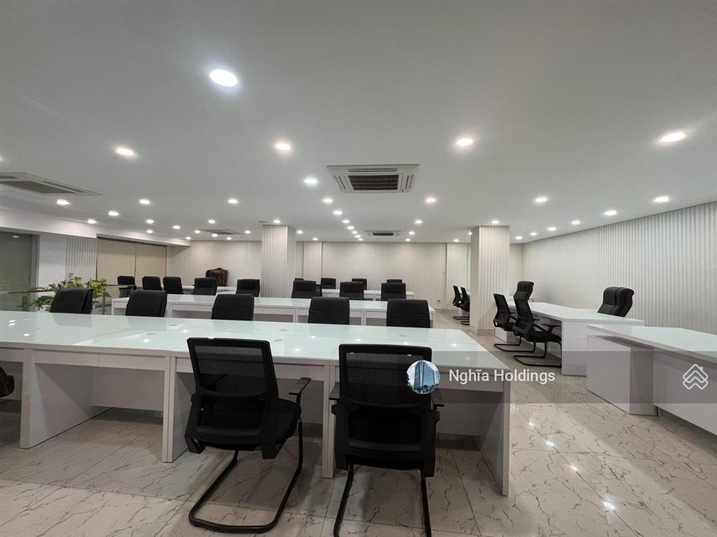 Tòa nhà đường nguyễn đình chính diện tích 10x16m hầm 4 tầng cho thuê