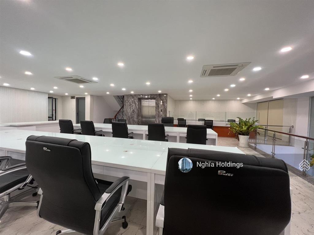 Tòa nhà đường nguyễn đình chính diện tích 10x16m hầm 4 tầng cho thuê