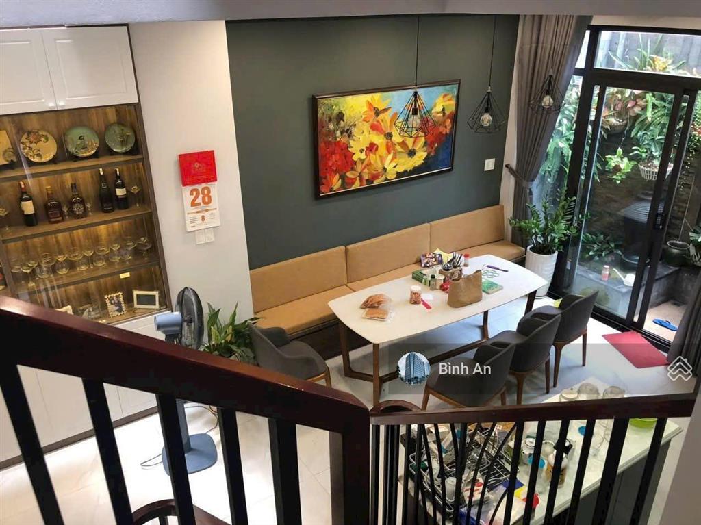Nhà đường phan xích long diện tích 5x20m trệt 3 lầu cho thuê