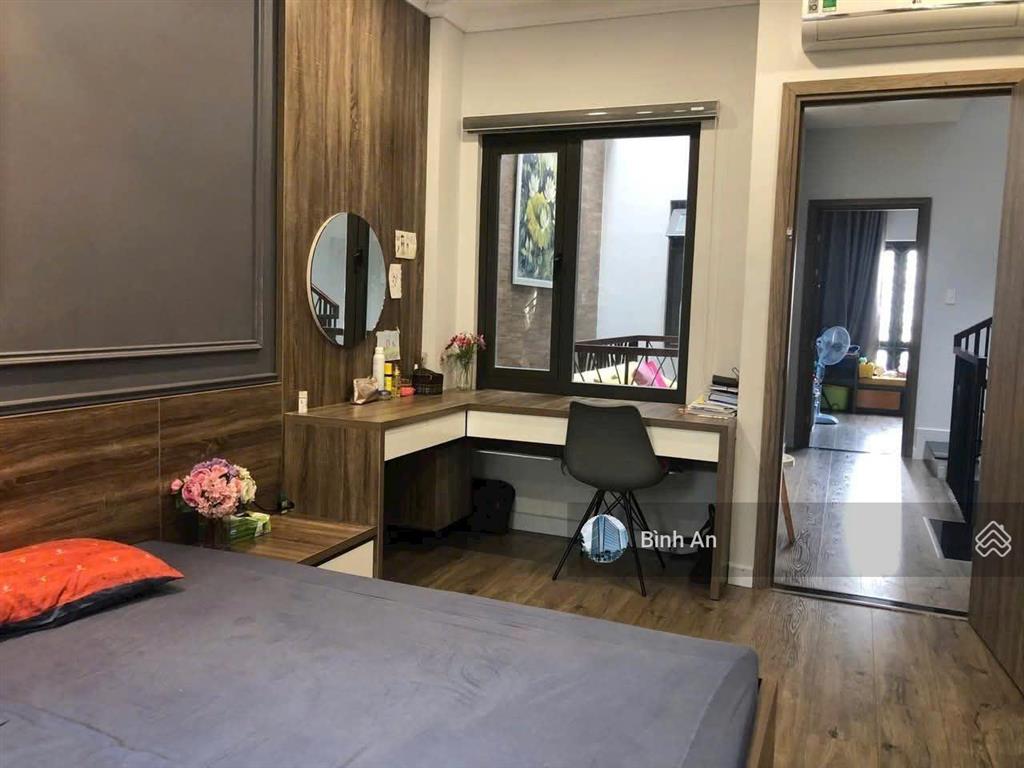Nhà đường phan xích long diện tích 5x20m trệt 3 lầu cho thuê