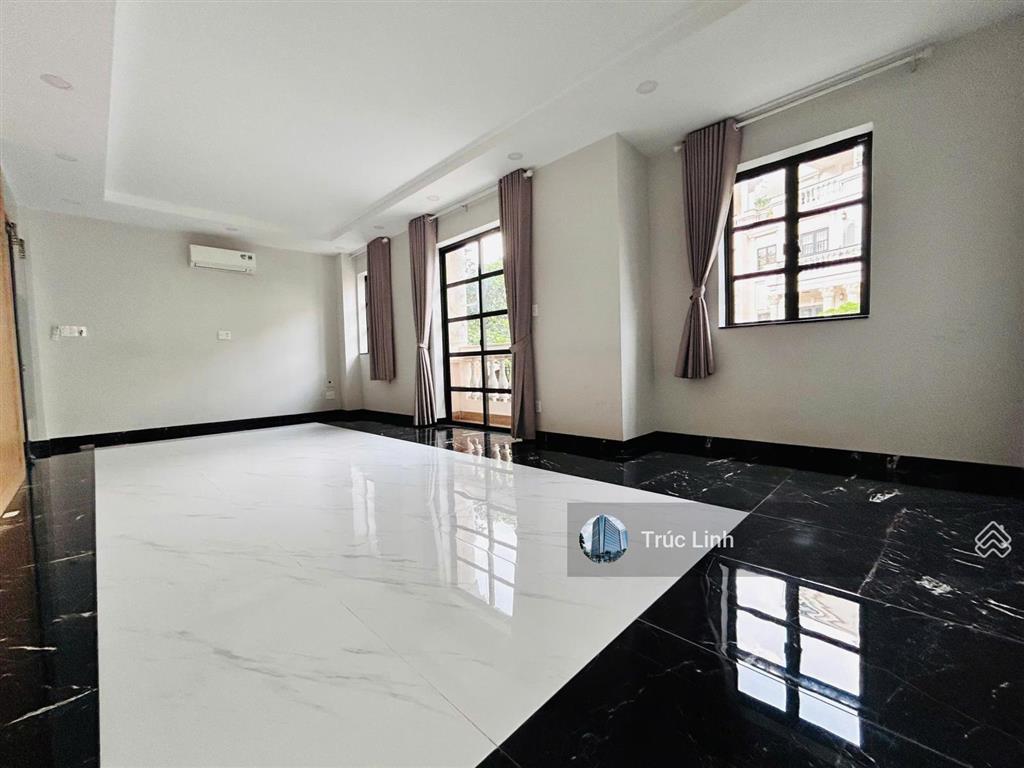 Nhà góc 2 mặt tiền đường hồ biểu chánh diện tích 10x20m trệt 2 lầu cho thuê