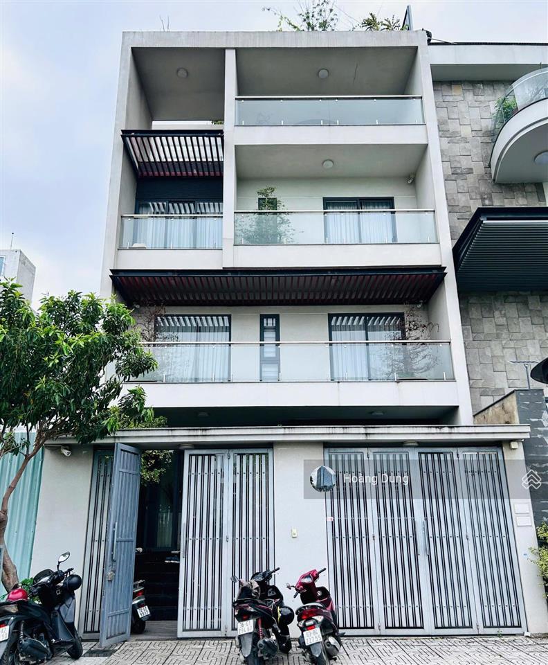 Nhà đường nguyễn trọng tuyển diện tích 8x20m trệt 3 lầu cho thuê