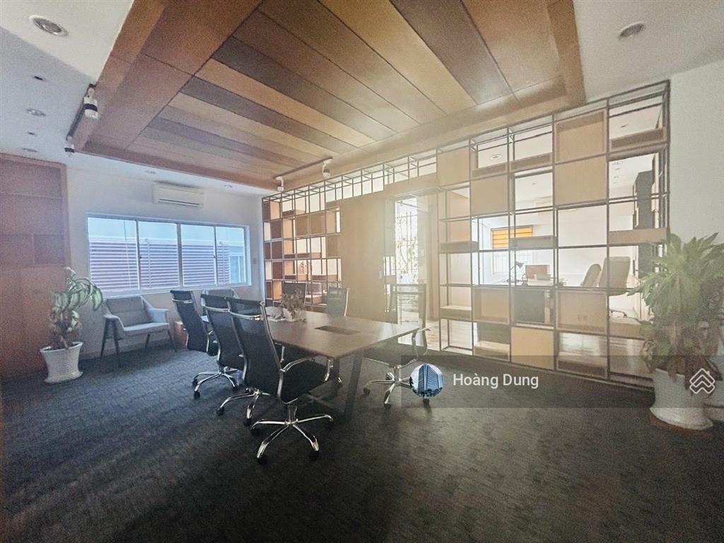 Nhà đường nguyễn trọng tuyển diện tích 8x20m trệt 3 lầu cho thuê