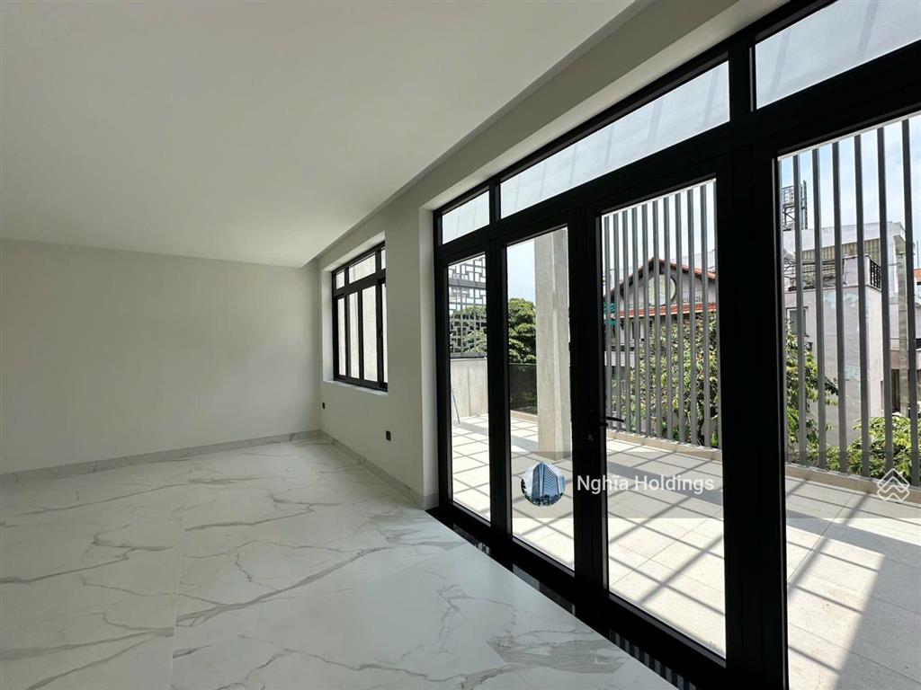Nhà đường sư vạn hạnh diện tích 7x20m trệt 2 lầu sân thượng cho thuê