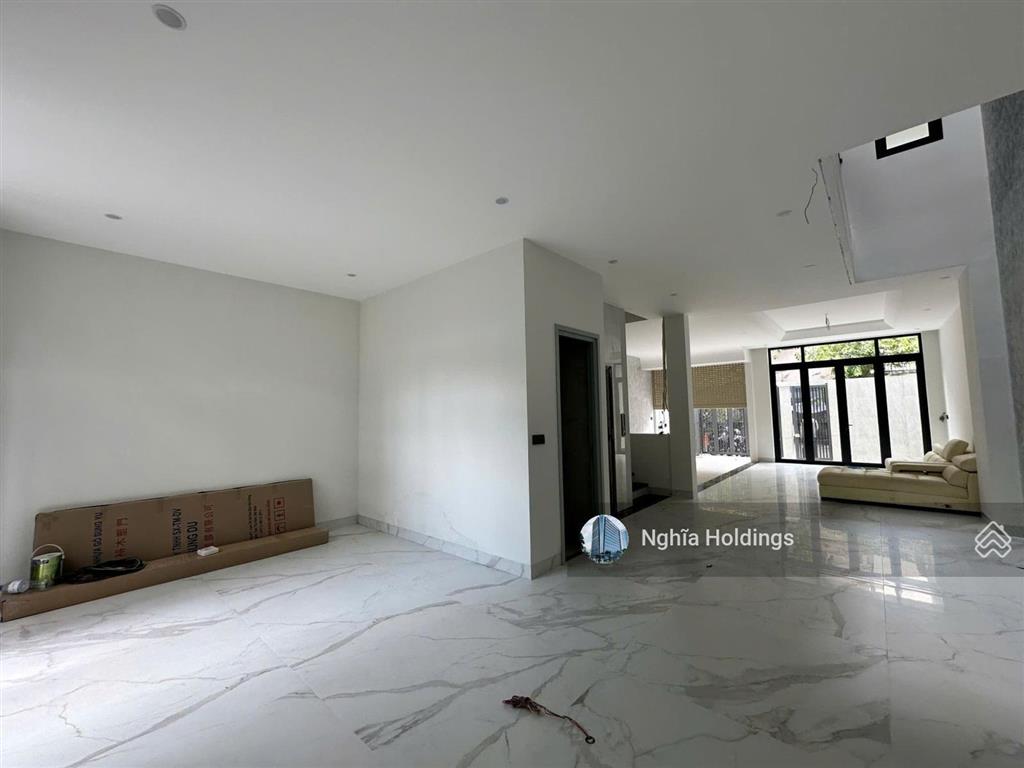 Nhà đường sư vạn hạnh diện tích 7x20m trệt 2 lầu sân thượng cho thuê