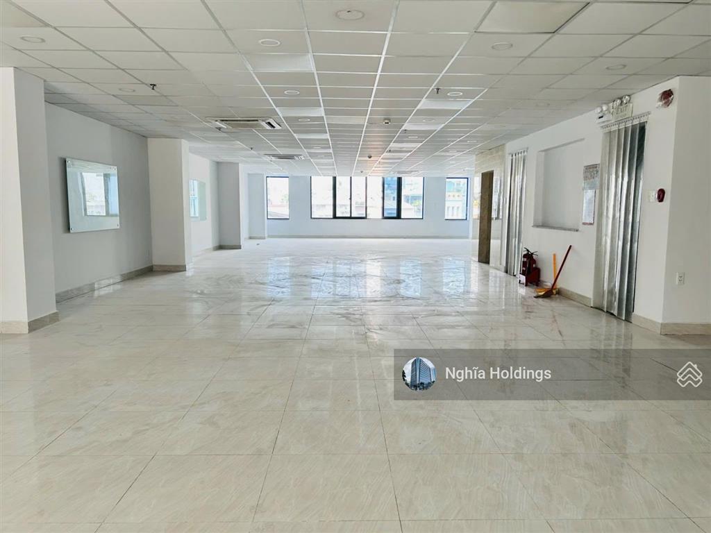 Tòa nhà mặt tiền đường ba tháng hai diện tích 10x23m hầm 6 tầng cho thuê