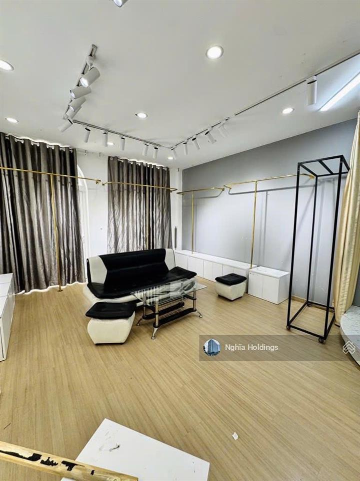 Bán nhà đường yên thế diện tích 4,7x20m trệt 3 lầu