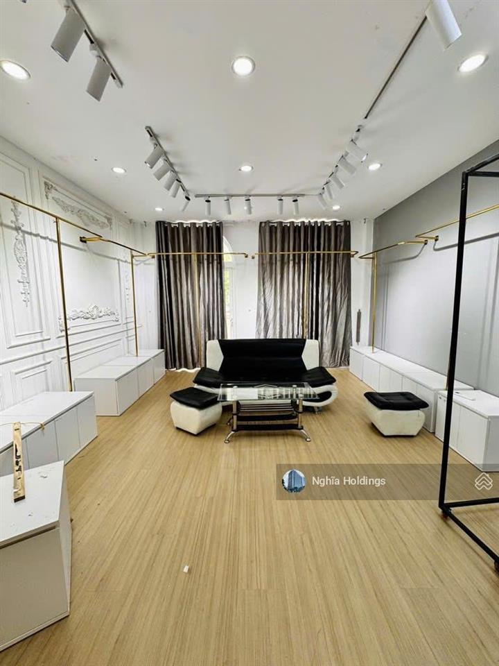 Bán nhà đường yên thế diện tích 4,7x20m trệt 3 lầu