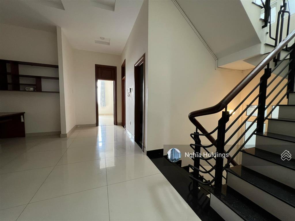 Bán gấp nhà mặt tiền đường lam sơn ngang 7m dài 16m