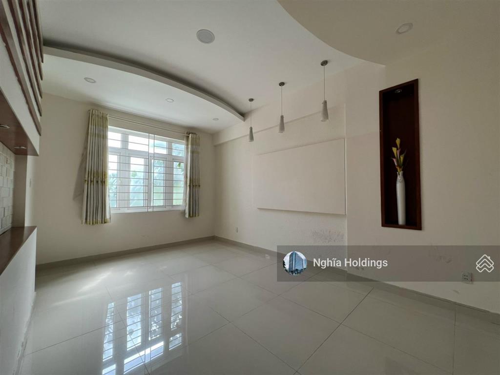 Bán gấp nhà mặt tiền đường lam sơn ngang 7m dài 16m