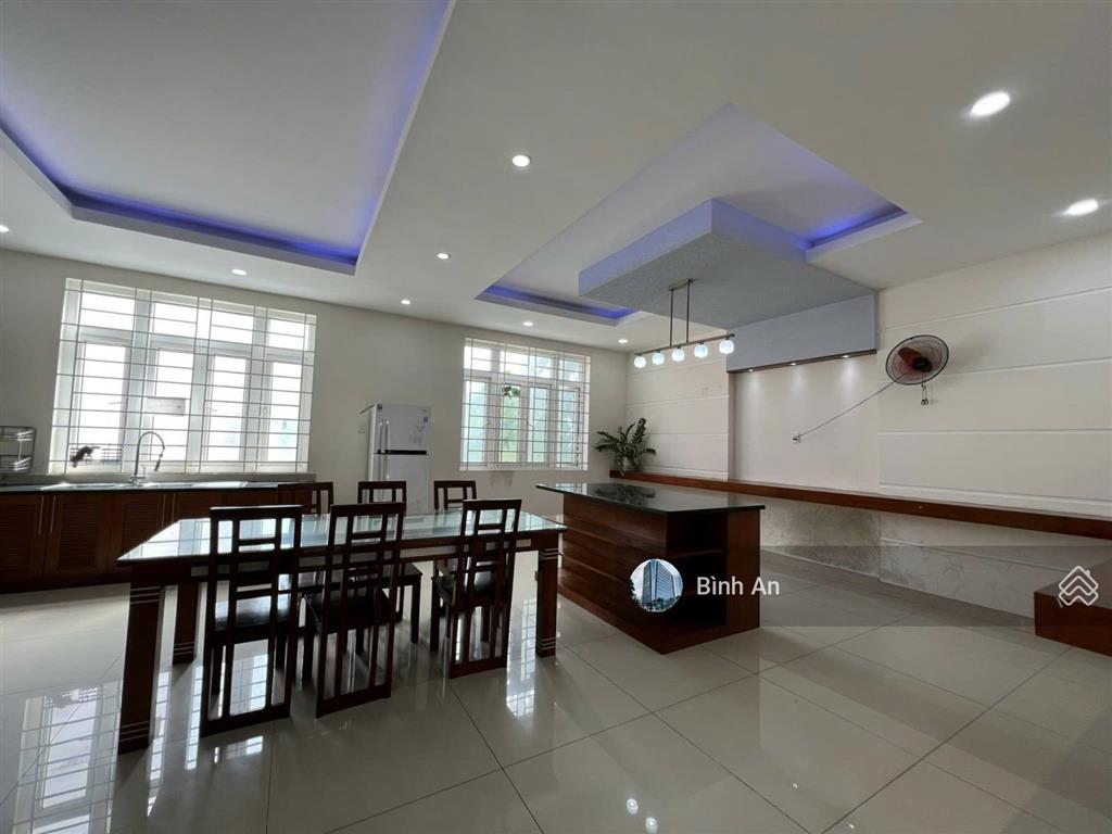 Villa đường lê văn sỹ, diện tích 8x20m, trệt 2 lầu áp mái cho thuê