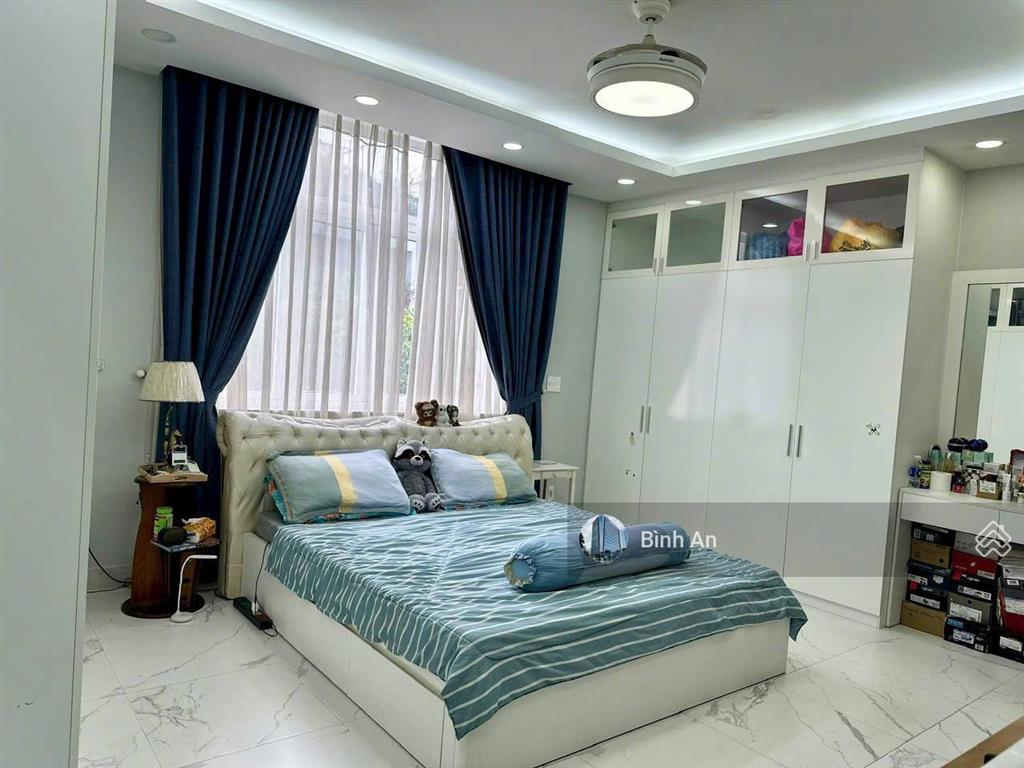Villa đường nguyễn trọng tuyển diện tích 7x20m trệt 3 lầu cho thuê