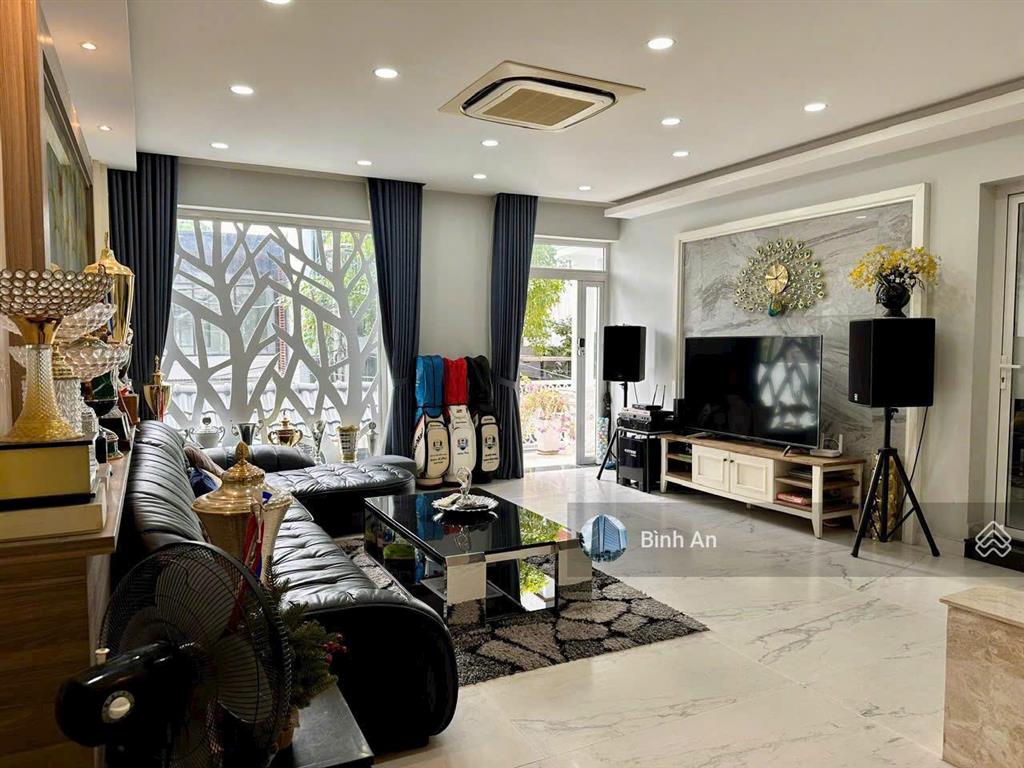 Villa đường nguyễn trọng tuyển diện tích 7x20m trệt 3 lầu cho thuê