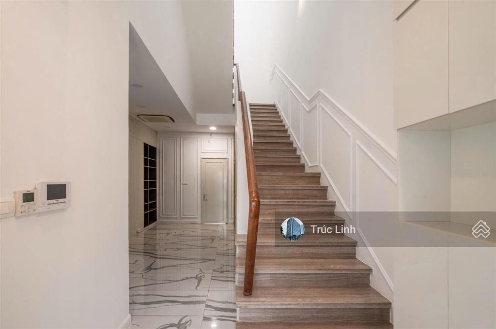 Villa đường nguyễn minh hoàng khu k300 dt 10x20m trệt 3 lầu cho thuê