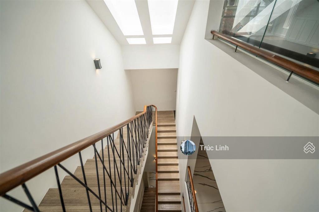 Villa đường nguyễn minh hoàng khu k300 dt 10x20m trệt 3 lầu cho thuê