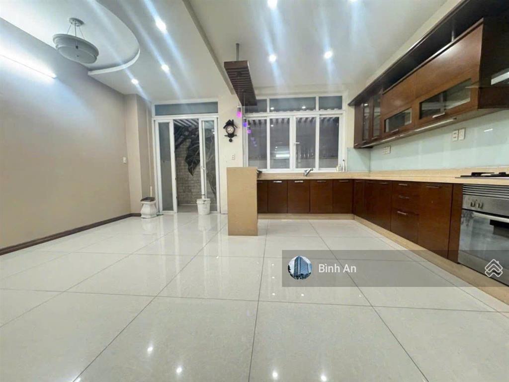 Nhà đường lam sơn diện tích 6x20m hầm 3 tầng cho thuê