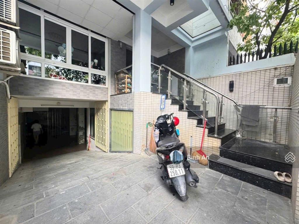 Nhà đường lam sơn diện tích 6x20m hầm 3 tầng cho thuê