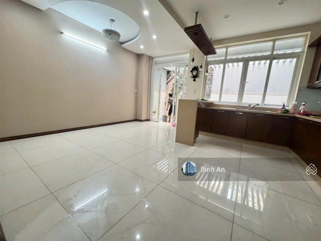 Nhà đường lam sơn diện tích 6x20m hầm 3 tầng cho thuê