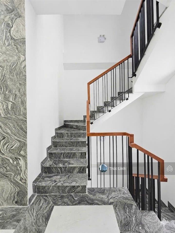 Nhà mặt tiền đường hoàng hoa thám diện tích 5x20m (cn 100m²) trệt 3 lầu sân thượng cho thuê