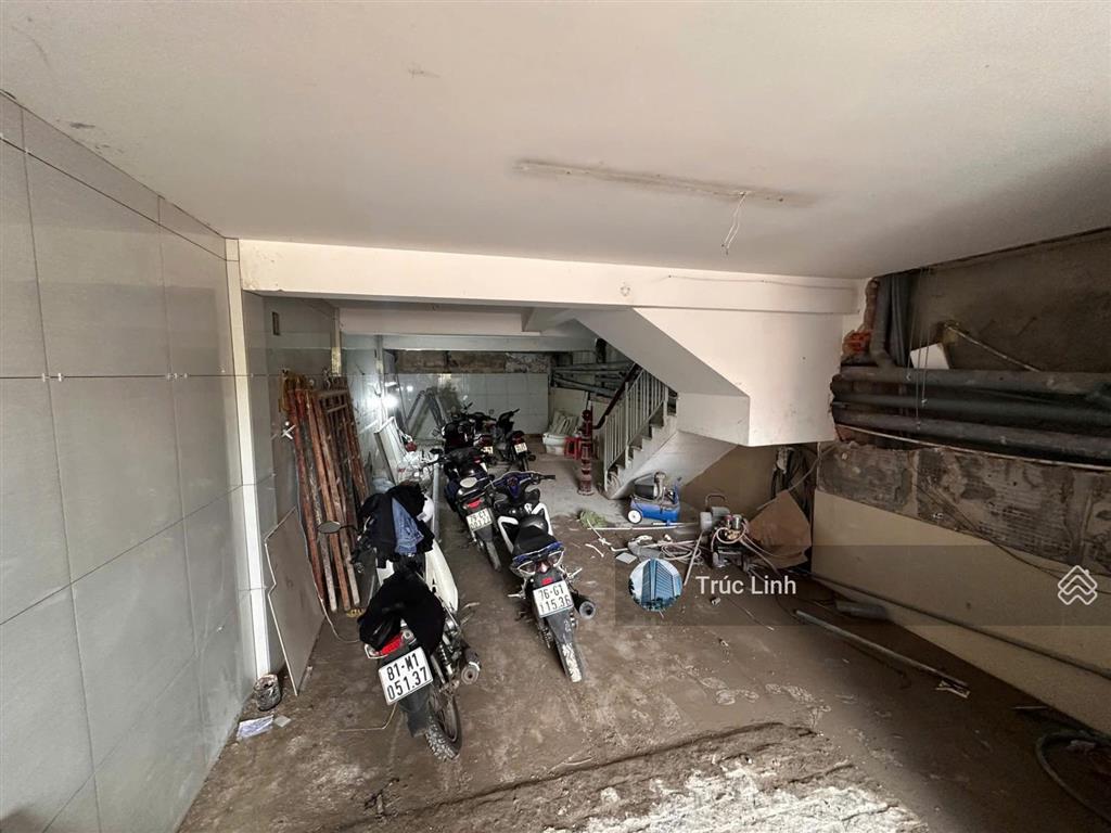 Nhà đường cộng hòa diện tích 5x20m hầm 3 lầu cho thuê