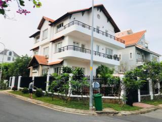 Villa 2 mặt tiền khu phổ quang, diện tích 12x20m, trệt 2 lầu áp mái cho thuê