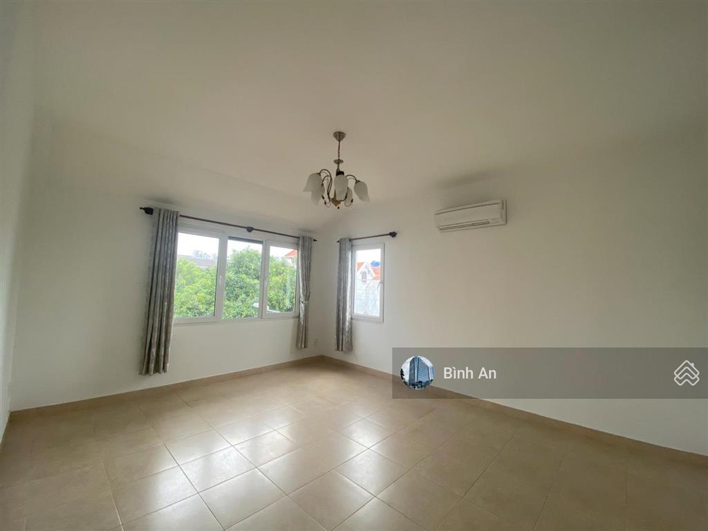 Villa 2 mặt tiền khu phổ quang, diện tích 12x20m, trệt 2 lầu áp mái cho thuê