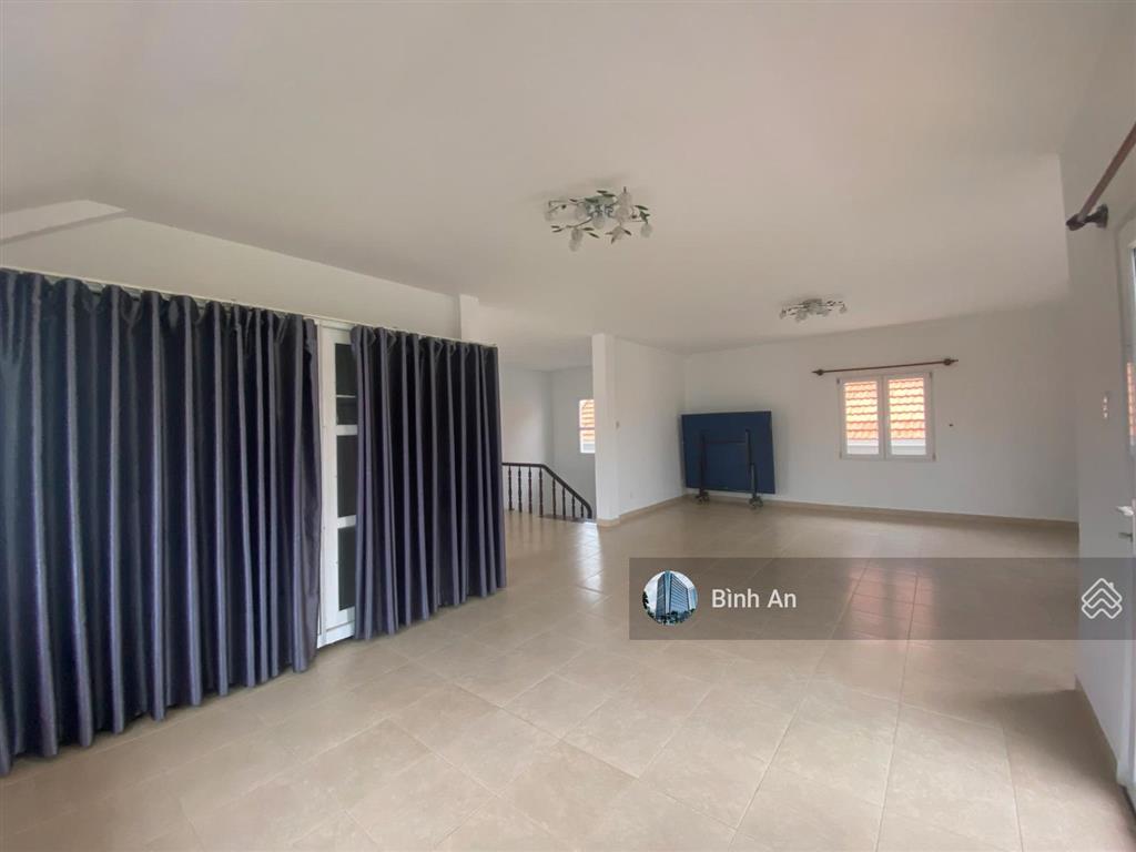 Villa 2 mặt tiền khu phổ quang, diện tích 12x20m, trệt 2 lầu áp mái cho thuê