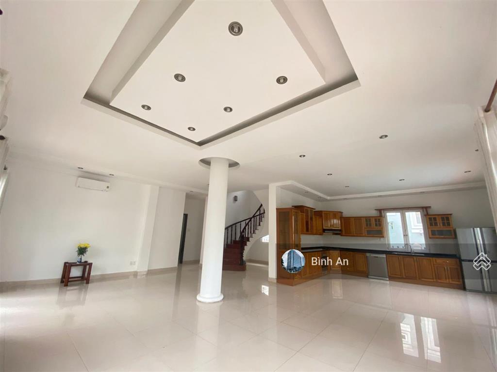 Villa 2 mặt tiền khu phổ quang, diện tích 12x20m, trệt 2 lầu áp mái cho thuê