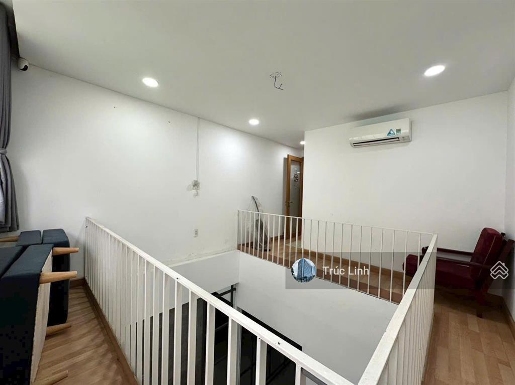 Bán nhà đường nguyễn văn công diện tích 4,5x18m trệt 2 lầu