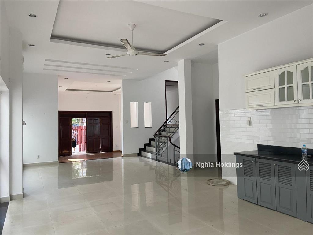 Villa khu phổ quang, diện tích 10x20m, trệt 2 lầu cho thuê