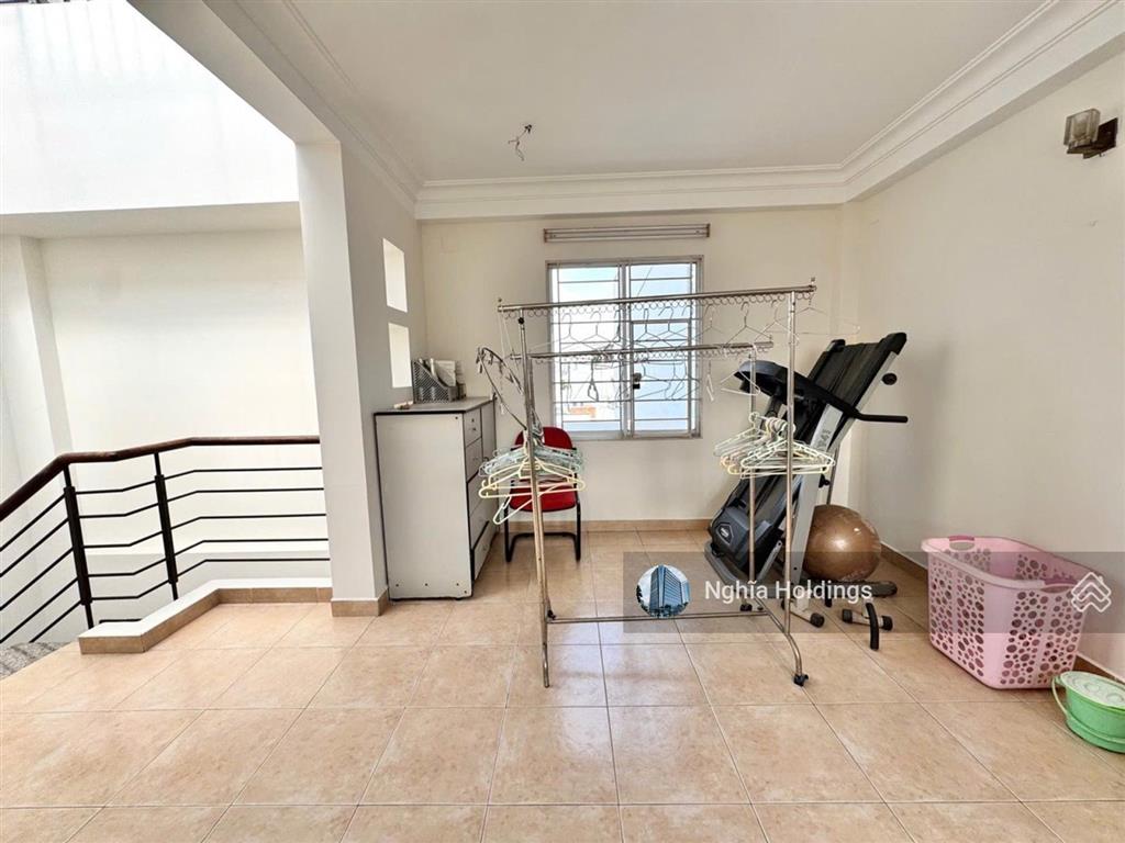 Bán nhà mặt tiền đường yên thế diện tích 6x18m trệt 2 lầu