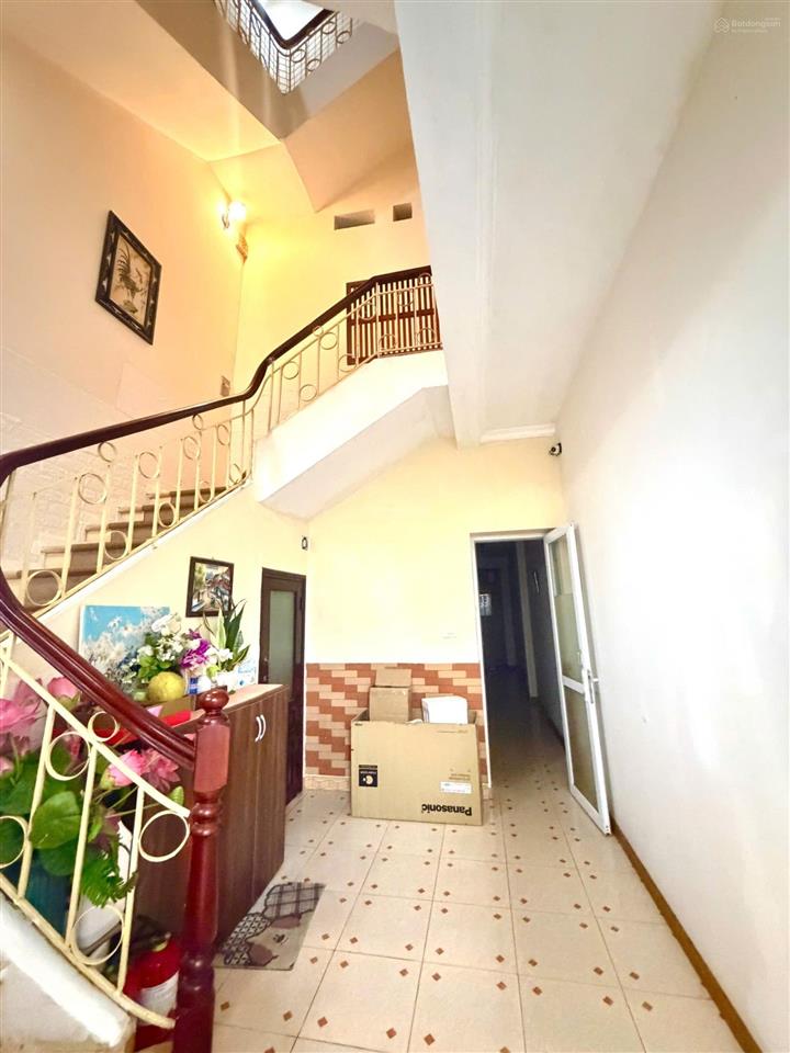 Cho thuê nhà đặng tiến đông  96m²  ô tô tránh  phù hợp vp/kinh doanh