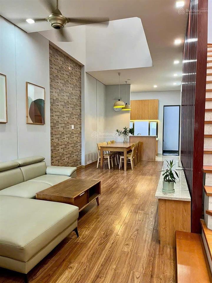 Cho thuê 8 căn nhà giá từ 20tr  50tr làm văn phòng công ty kết hợp kinh doanh & ở gia đình