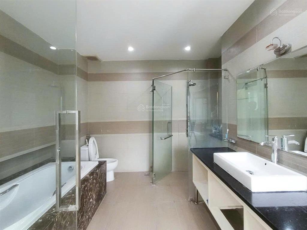 Hiếm!! biệt thự hồ cá koi độc lạ  3pn full nội thất  giá 63tr/th