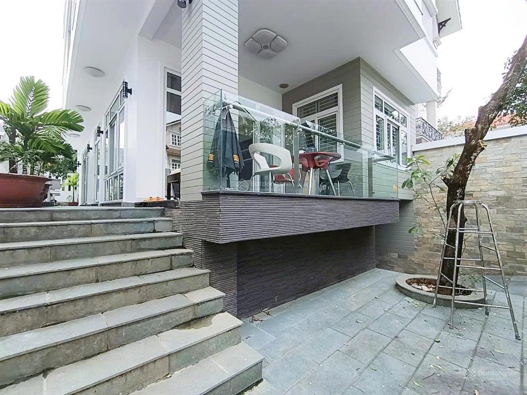 Hiếm!! biệt thự hồ cá koi độc lạ  3pn full nội thất  giá 63tr/th