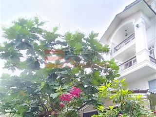 Thuê nhà nguyên căn có thang máy và nội thất (có thể dọn ra)  làm văn phòng công ty kết hợp ở