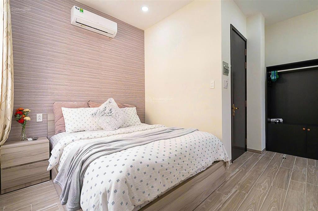 Cho thuê biệt thự full nội thất  có thang máy  7pn 8wc  gần công viên và ga metro