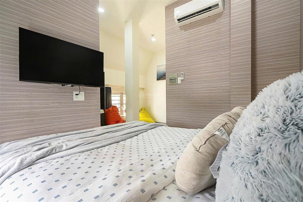 Cho thuê biệt thự full nội thất  có thang máy  7pn 8wc  gần công viên và ga metro