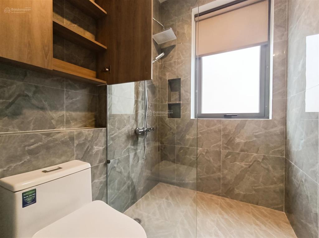 Cho thuê nhà nguyên căn có thang máy  hầm + 5 tầng  phù hợp văn phòng công ty kết hợp ở